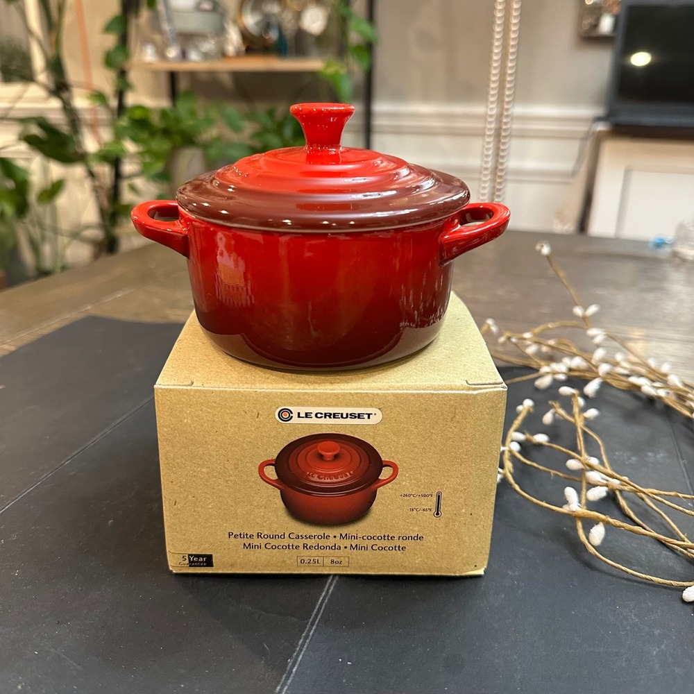 Le Creuset Stoneware Mini‎ Round Cocotte Petite Casserole Red NEW